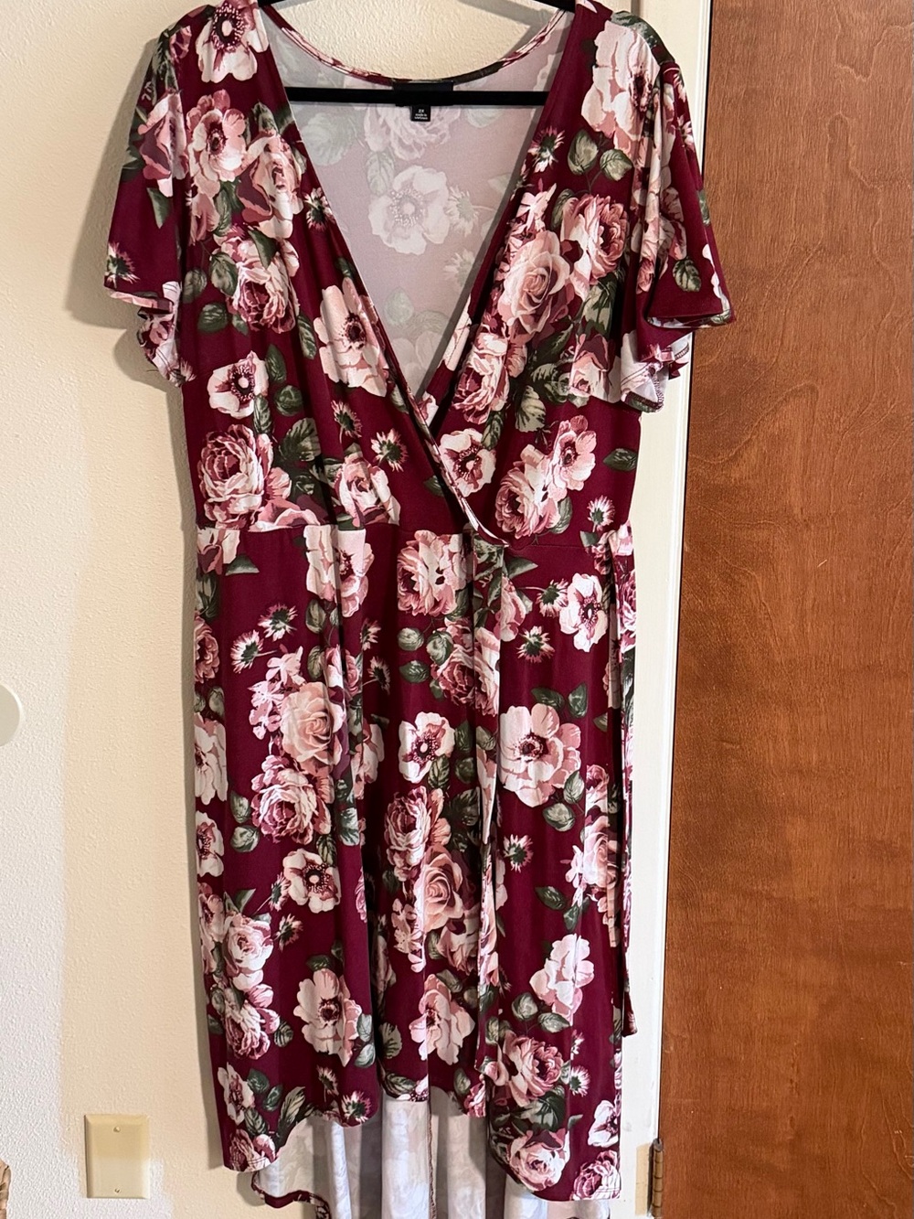 ✨ 2/$25 or 3/$30 SALE - 
Fortune + Ivy Burgundy Floral High-Low Wrap Dress